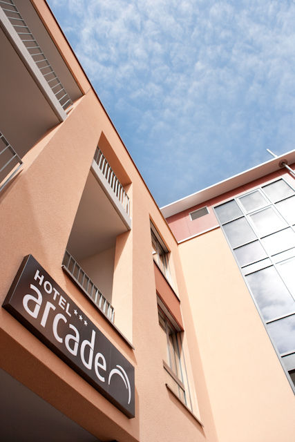 Hotel Arcade Sins Logo bức ảnh